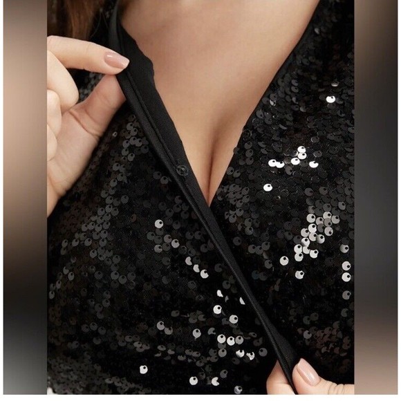 BloomChic Black Metallic Sequined Long Sleeve Dress Faux Wrap Size 14/16 NWTs - Picture 2 of 13